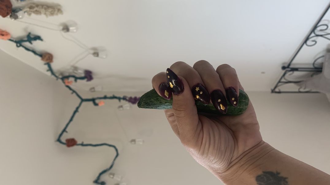 ⁣Do you like my nails?