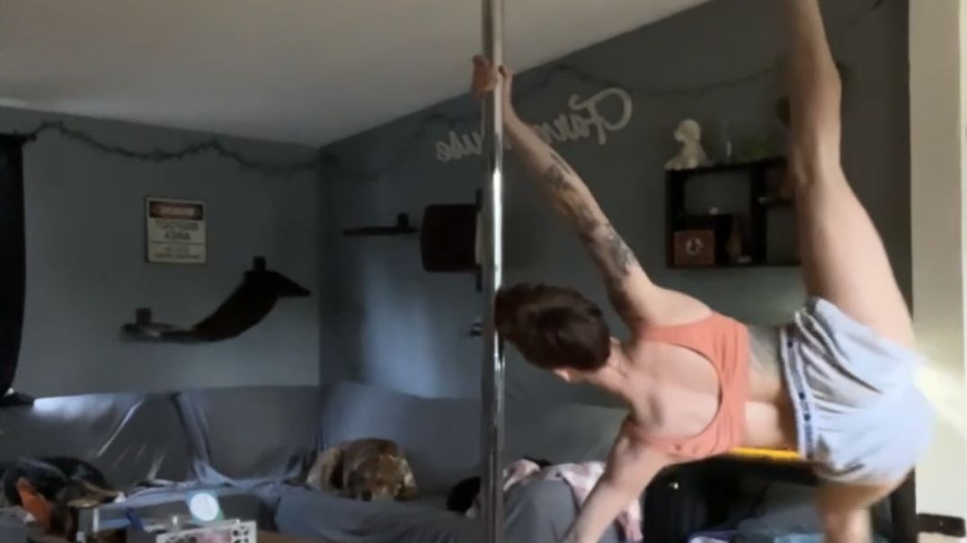 Aurora Jane on pole