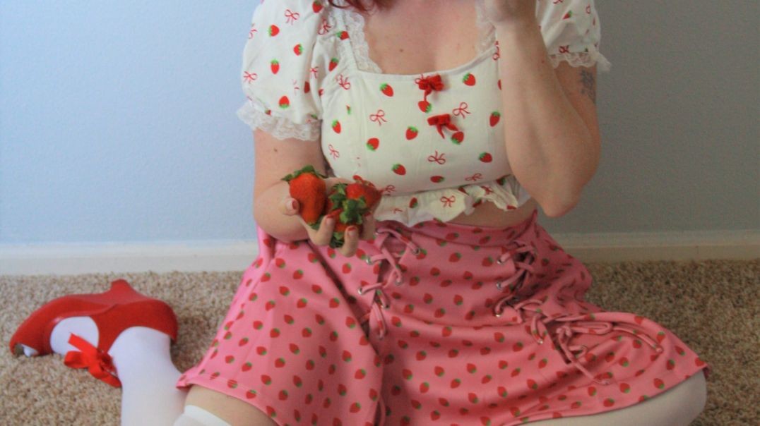 Strawberry Shortcake Dancing